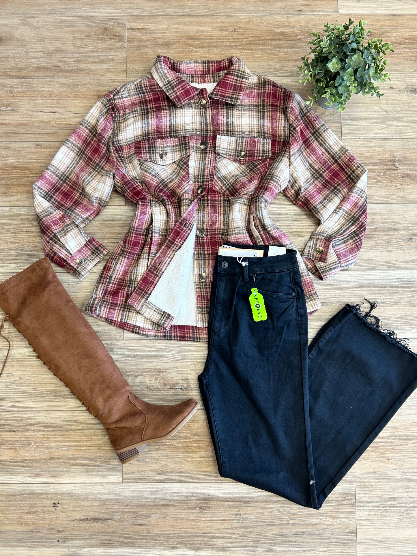 Sherpa plaid jacket (size up)