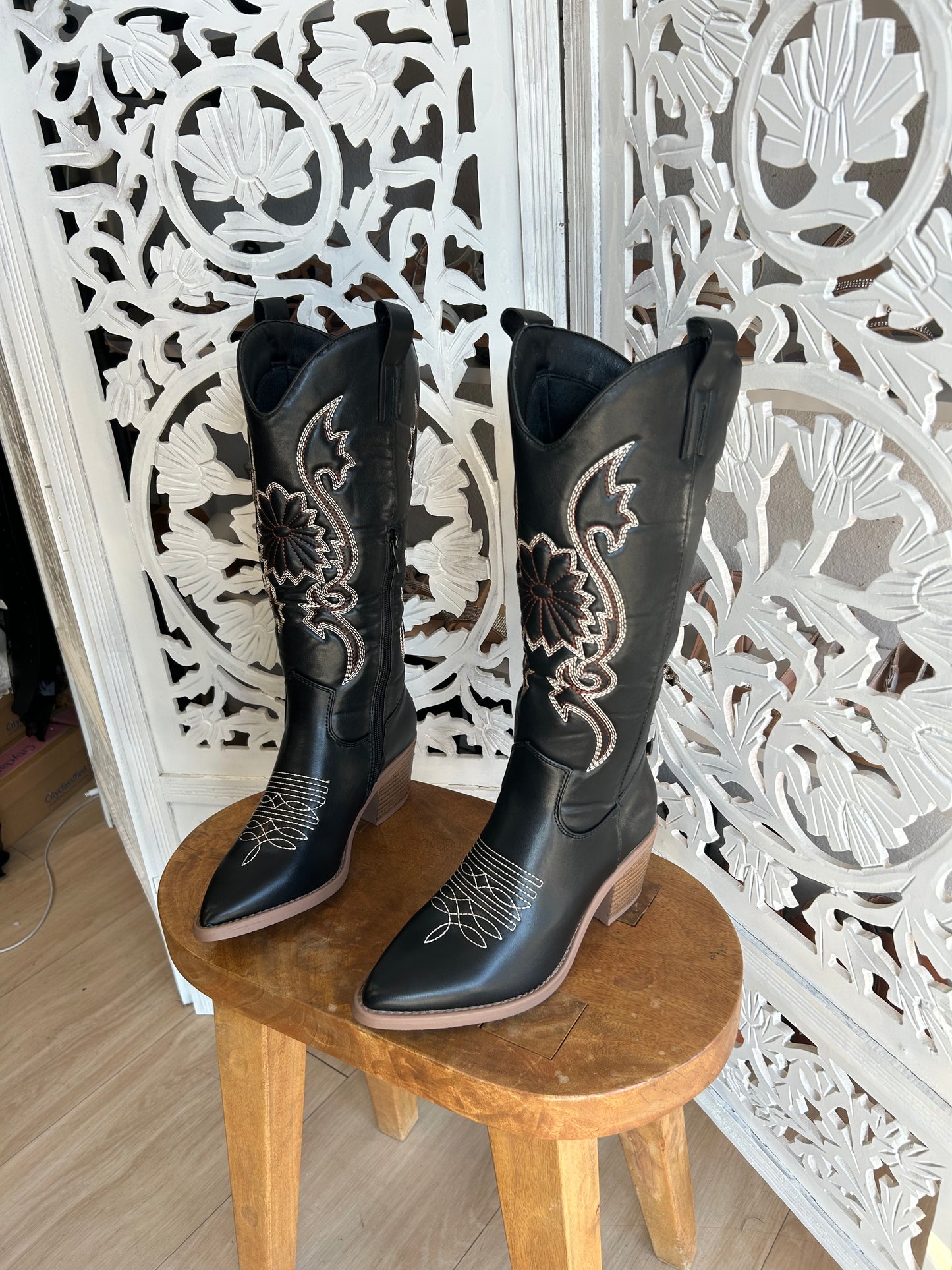 Cowboy boots wide fit friendly (home)