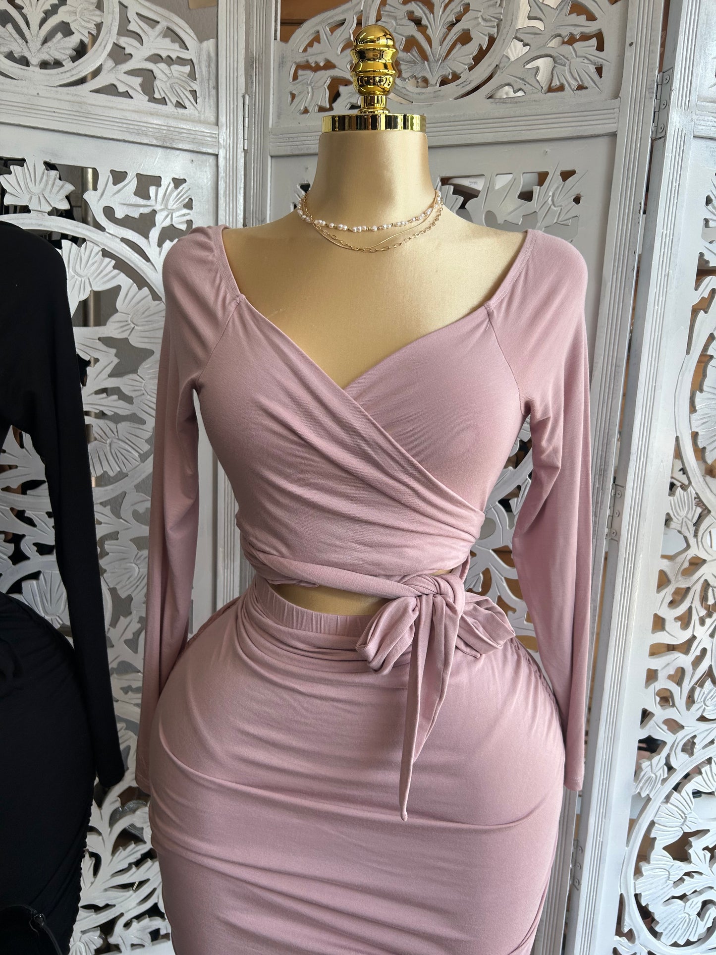 Bow tie long sleeve dress