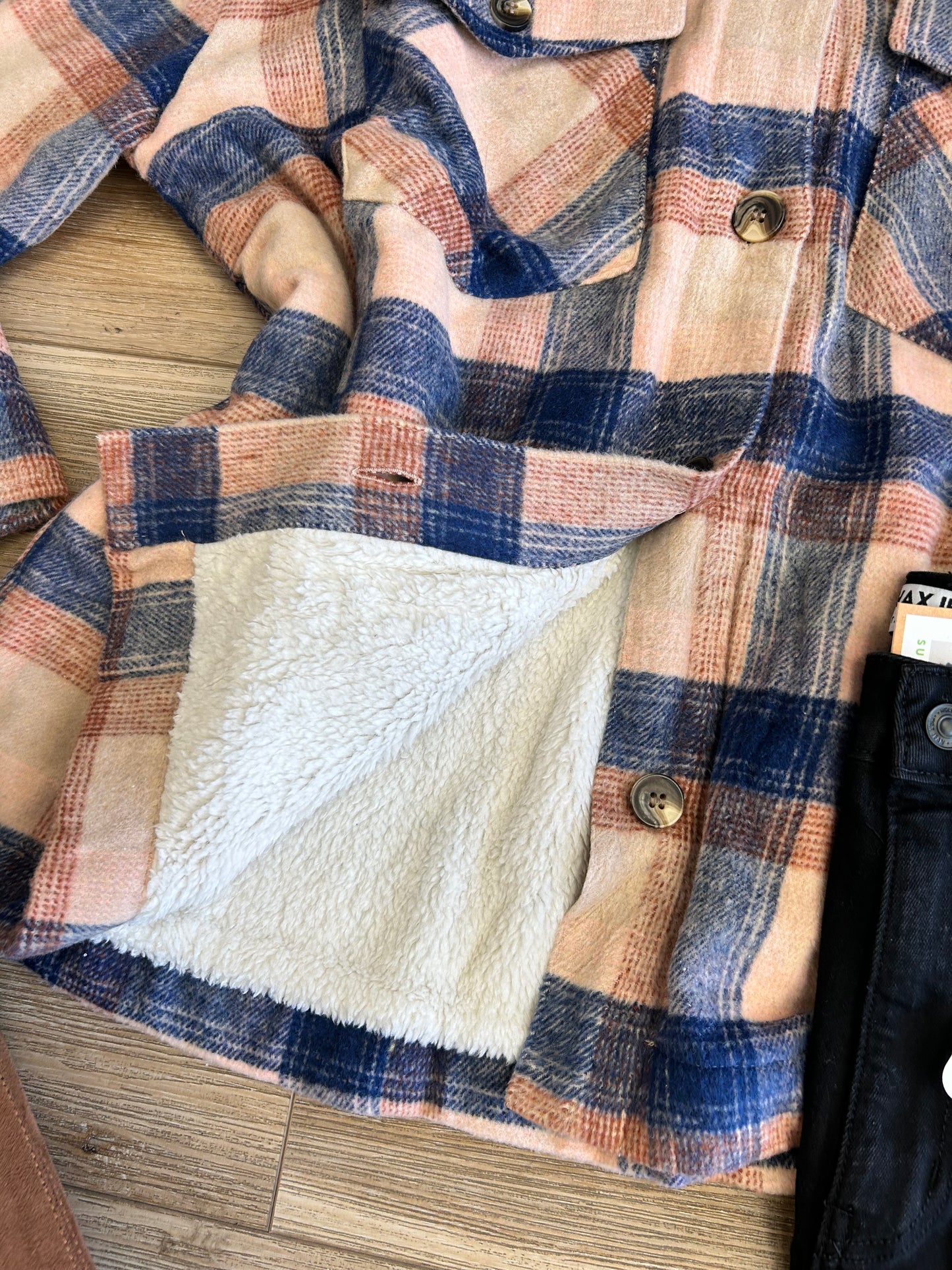 Sherpa plaid jacket (size up)