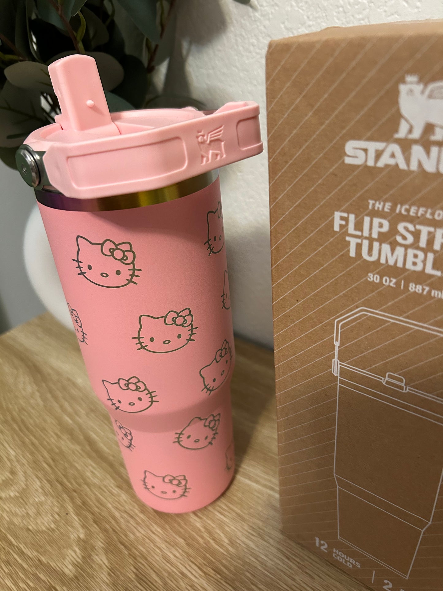 Hello kitty cup 30oz