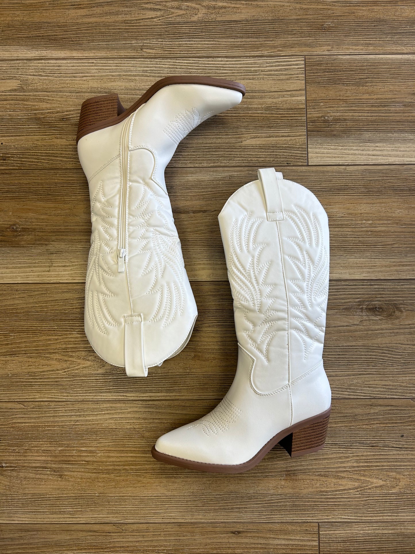 Cowboy boots wide fit friendly (option)