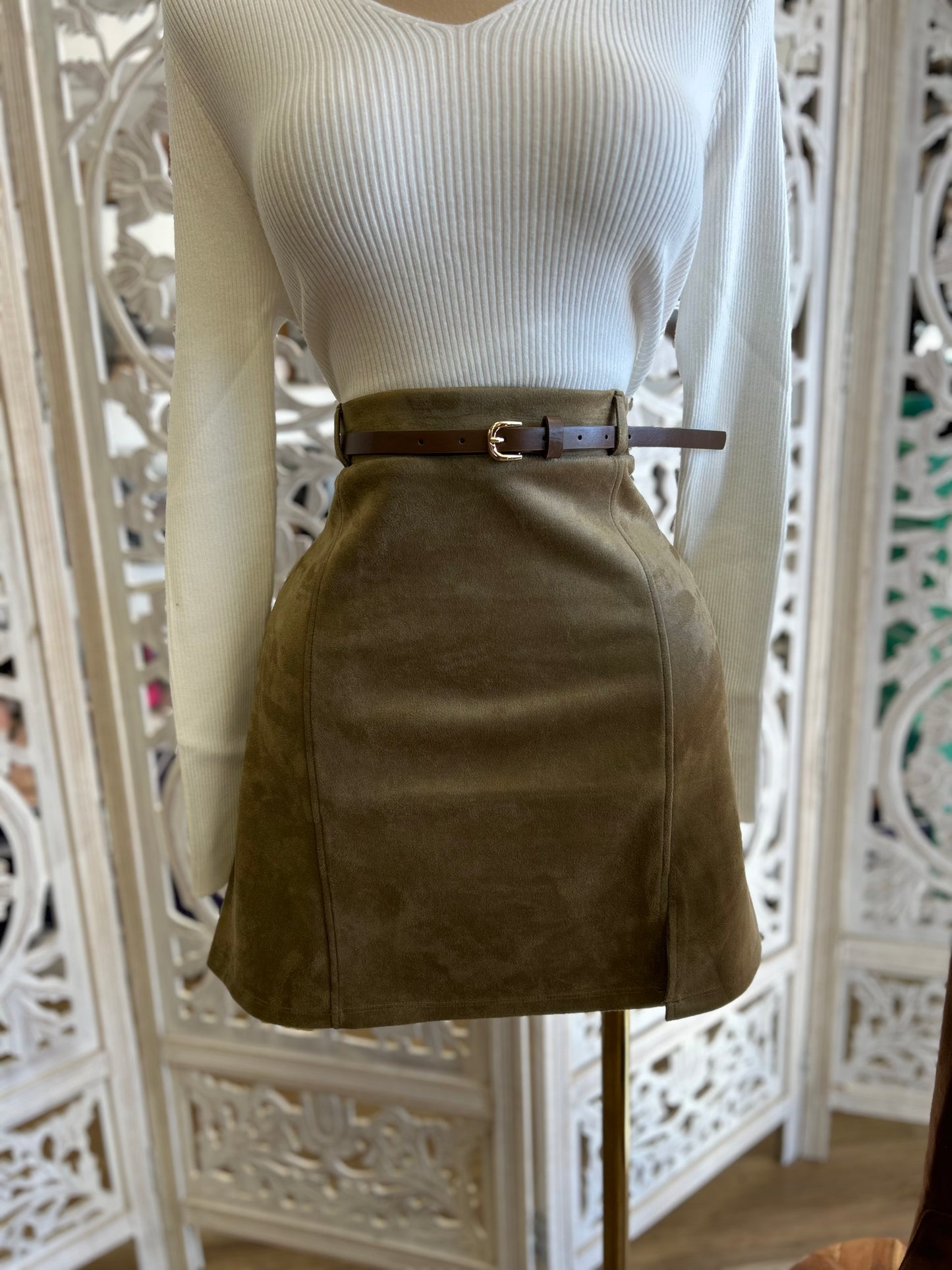 Suede belt skirt