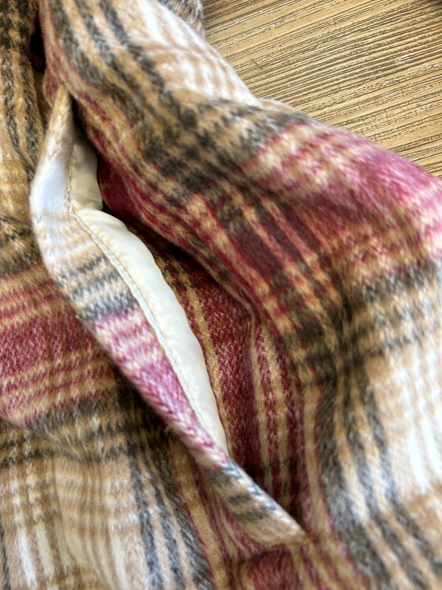 Sherpa plaid jacket (size up)