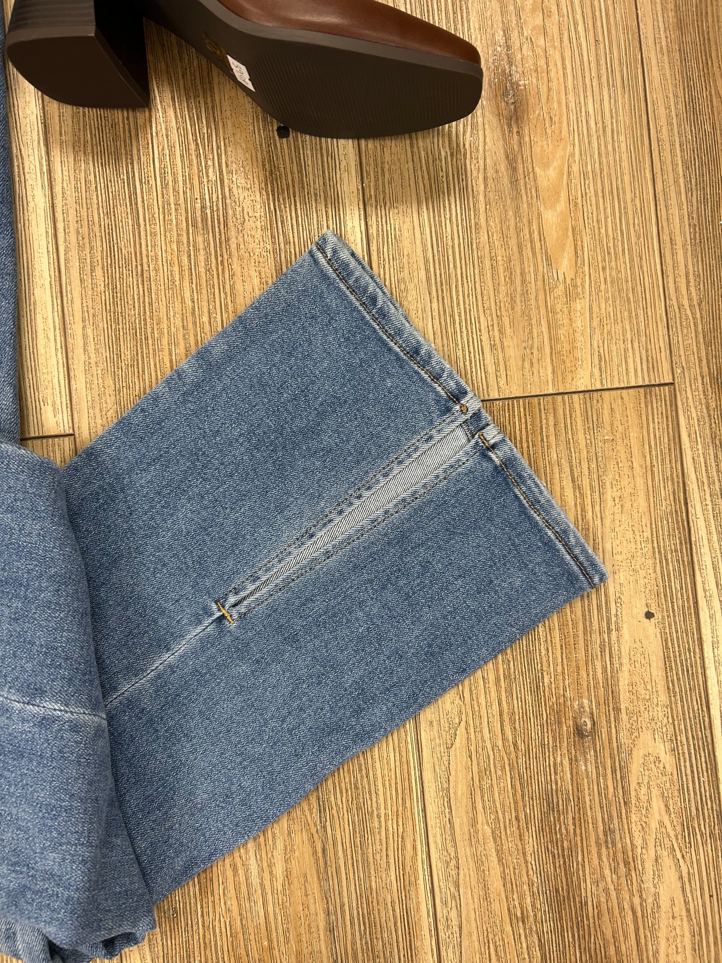 Bootcut High rise jeans (size down)