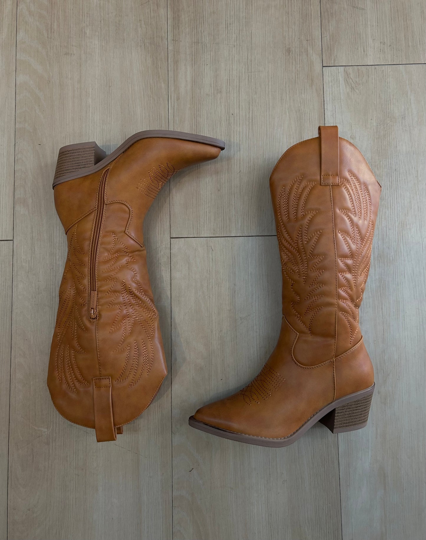 Cowboy boots wide fit friendly (option)