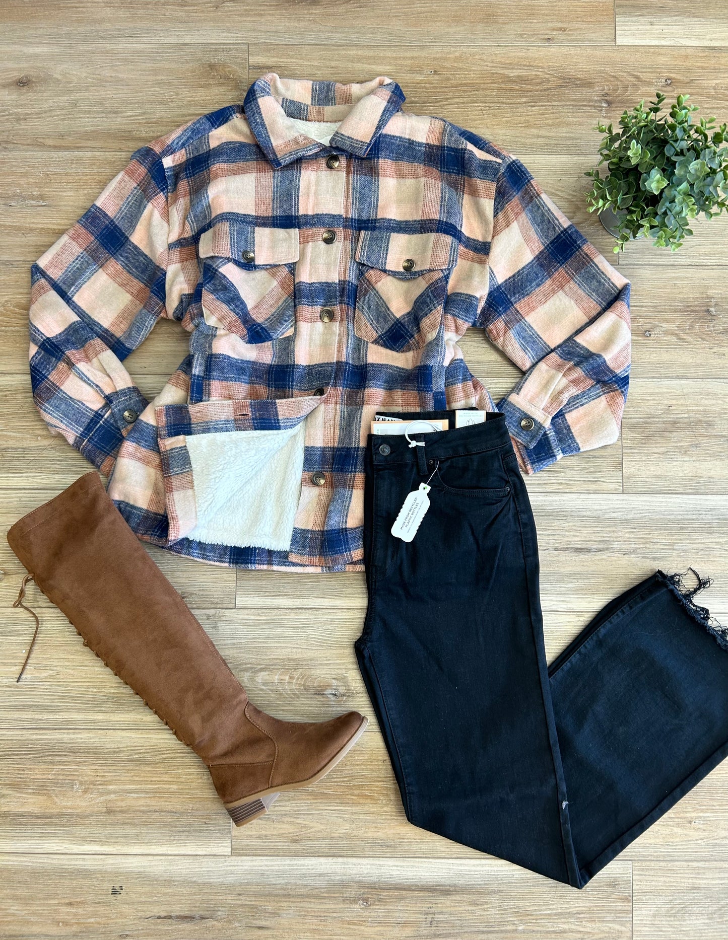 Sherpa plaid jacket (size up)