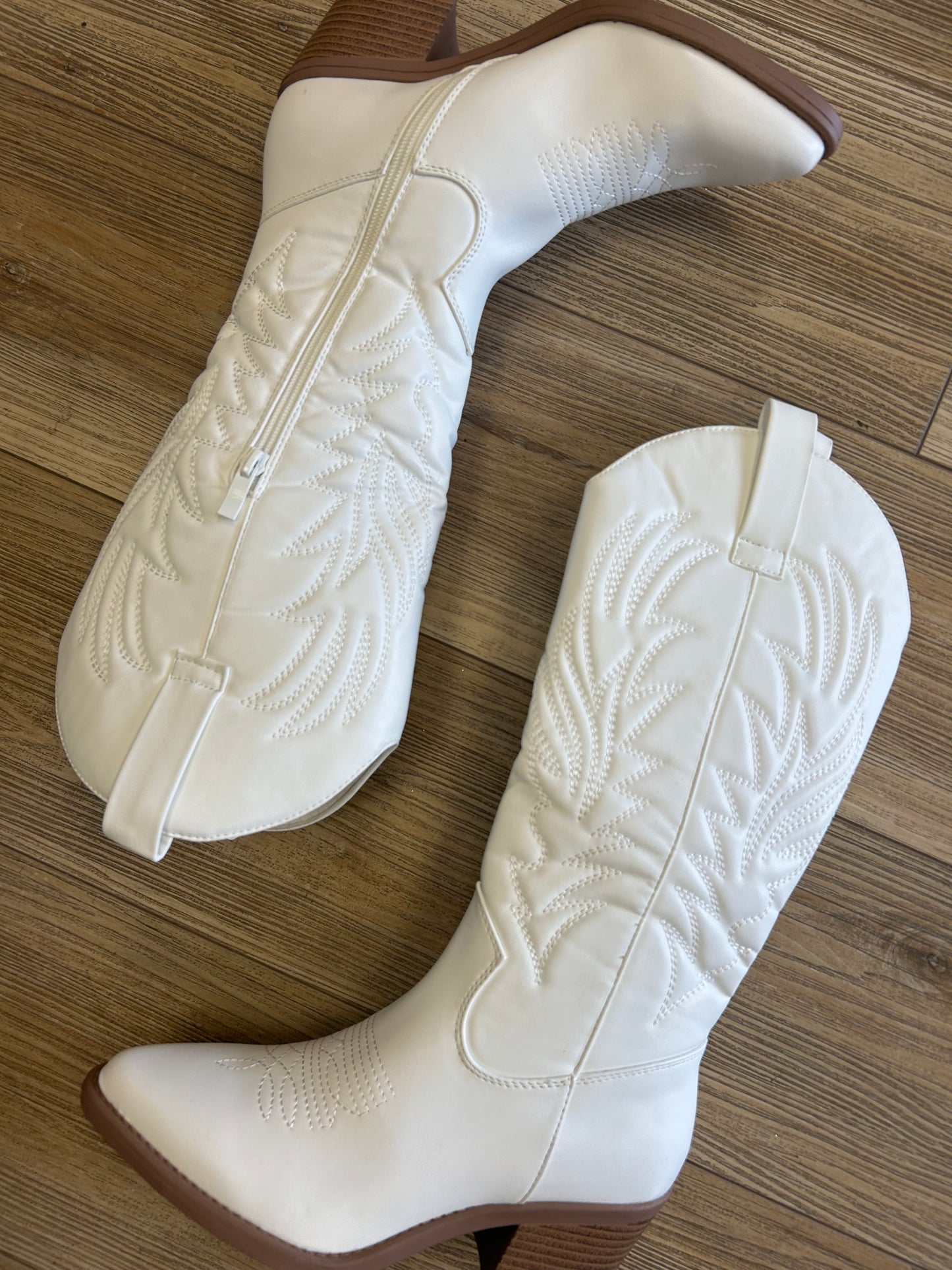 Cowboy boots wide fit friendly (option)