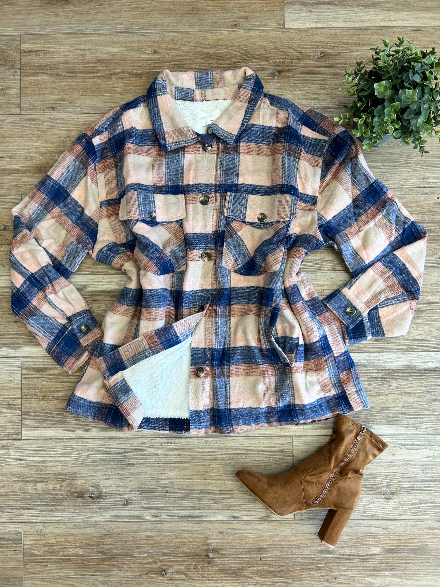 Sherpa plaid jacket (size up)