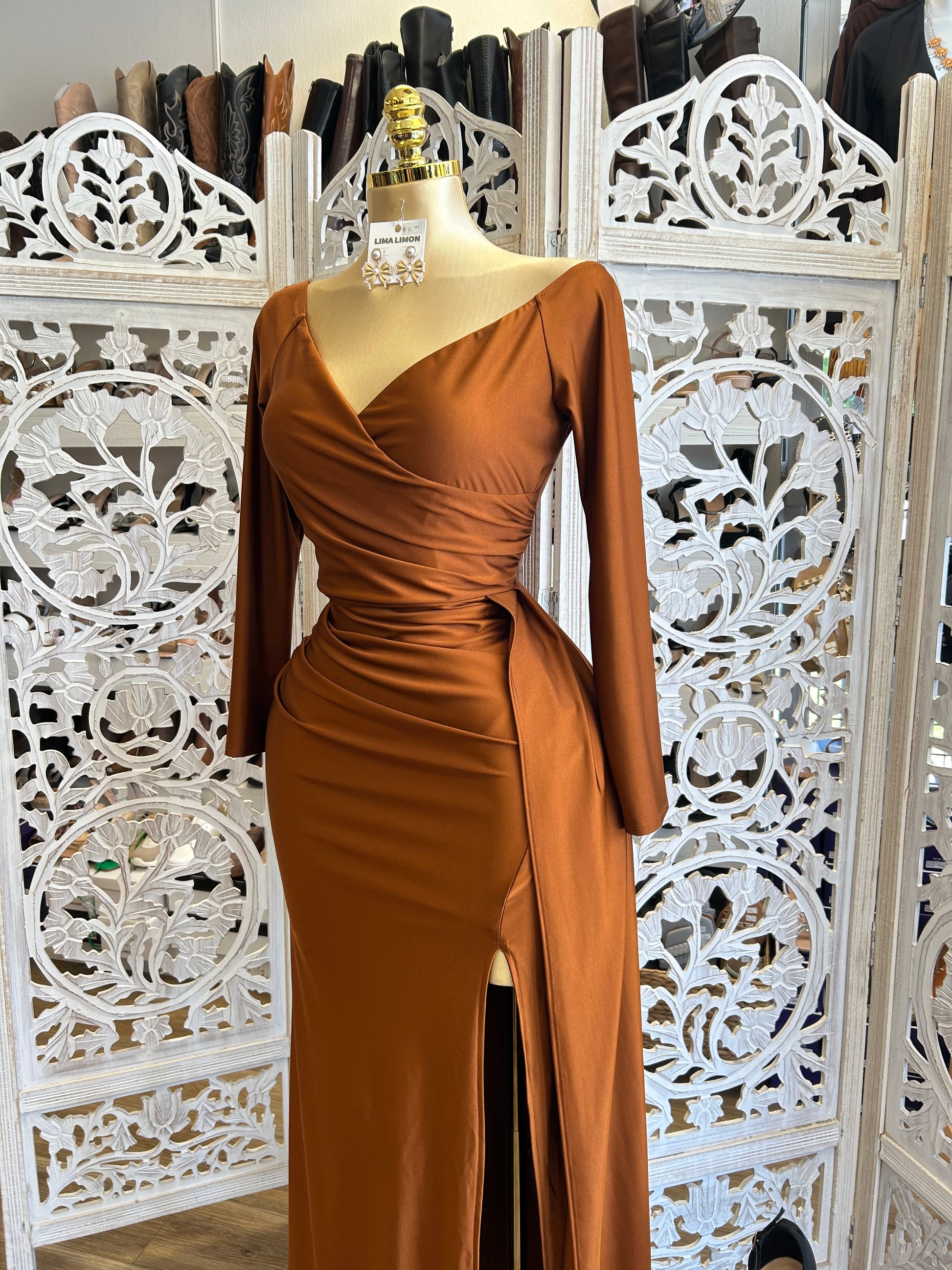 Amelia Formal dress ( SIZE UP/ Reducido) – shoplaboutiqueplus Amelia Formal dress ( SIZE UP/ Reducido) – shoplaboutiqueplus