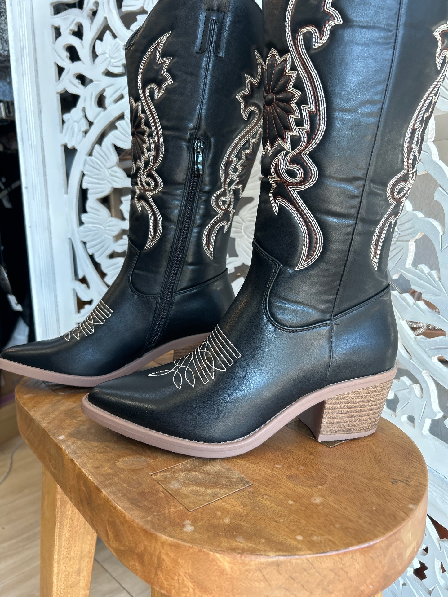 Cowboy boots wide fit friendly (home)
