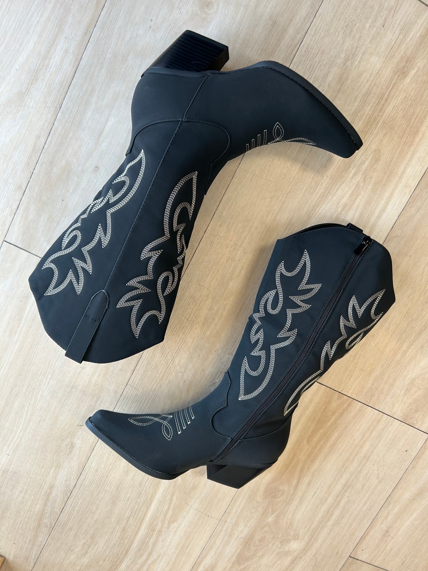 Cowboy boots wife fit friendly (creek)