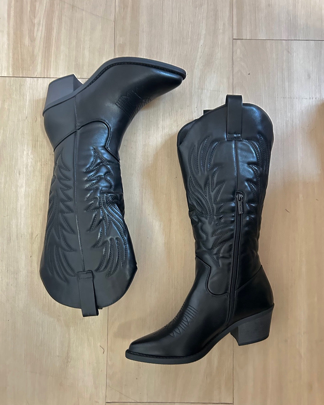 Cowboy boots wide fit friendly  (option)