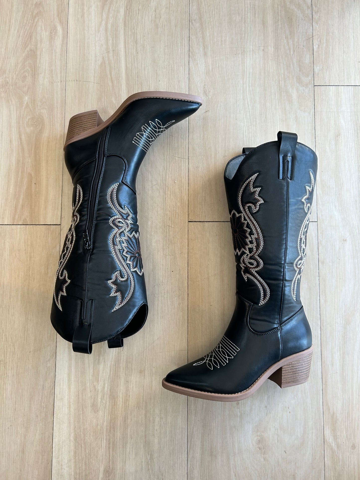 Cowboy boots wide fit friendly (home)