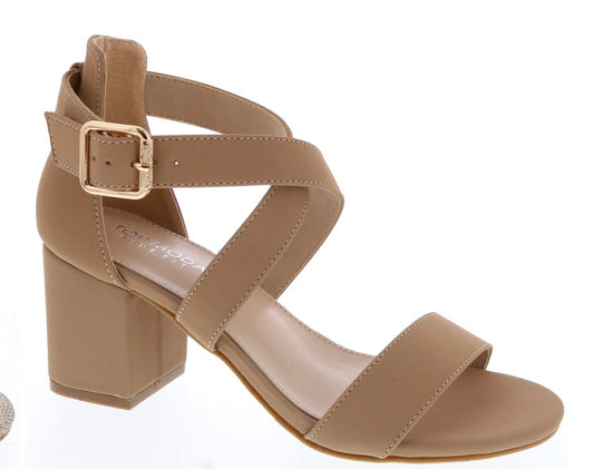 Wide fit low toe heels