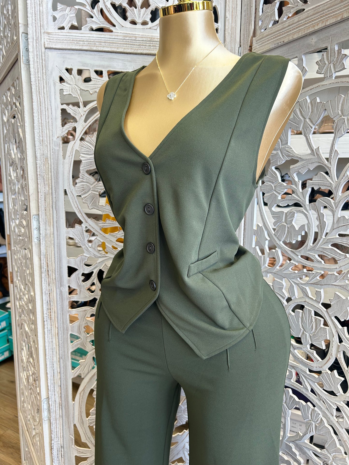 Button up vest only (check description)