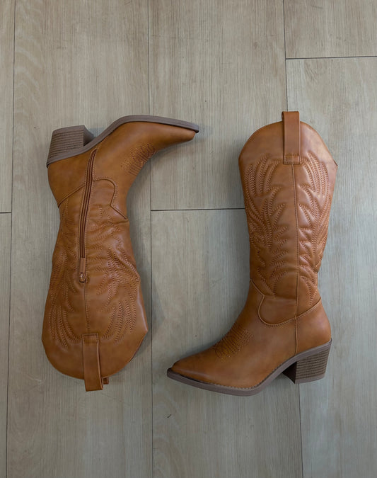 Cowboy boots wide fit friendly  (option)