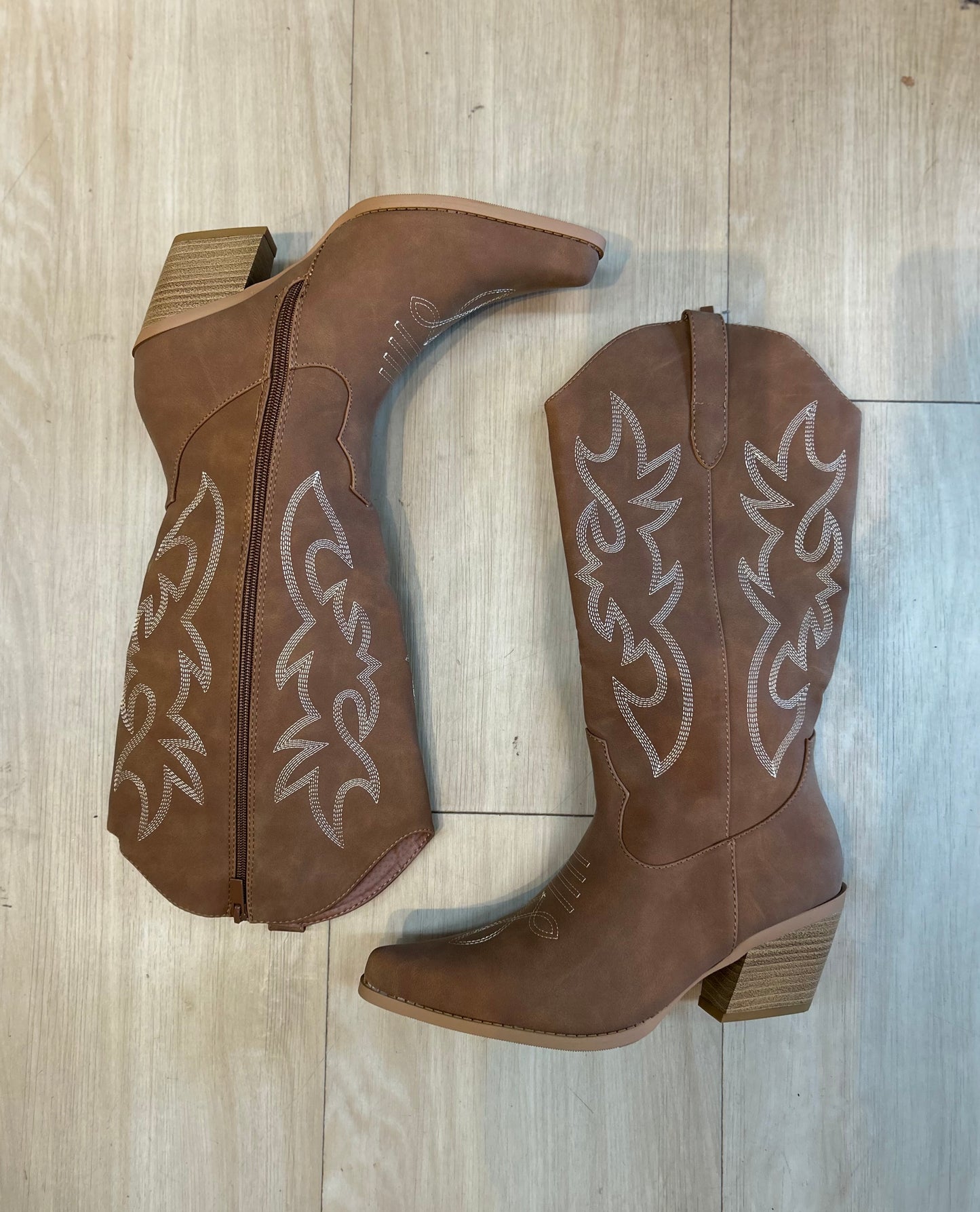 Cowboy boots wife fit friendly (creek)