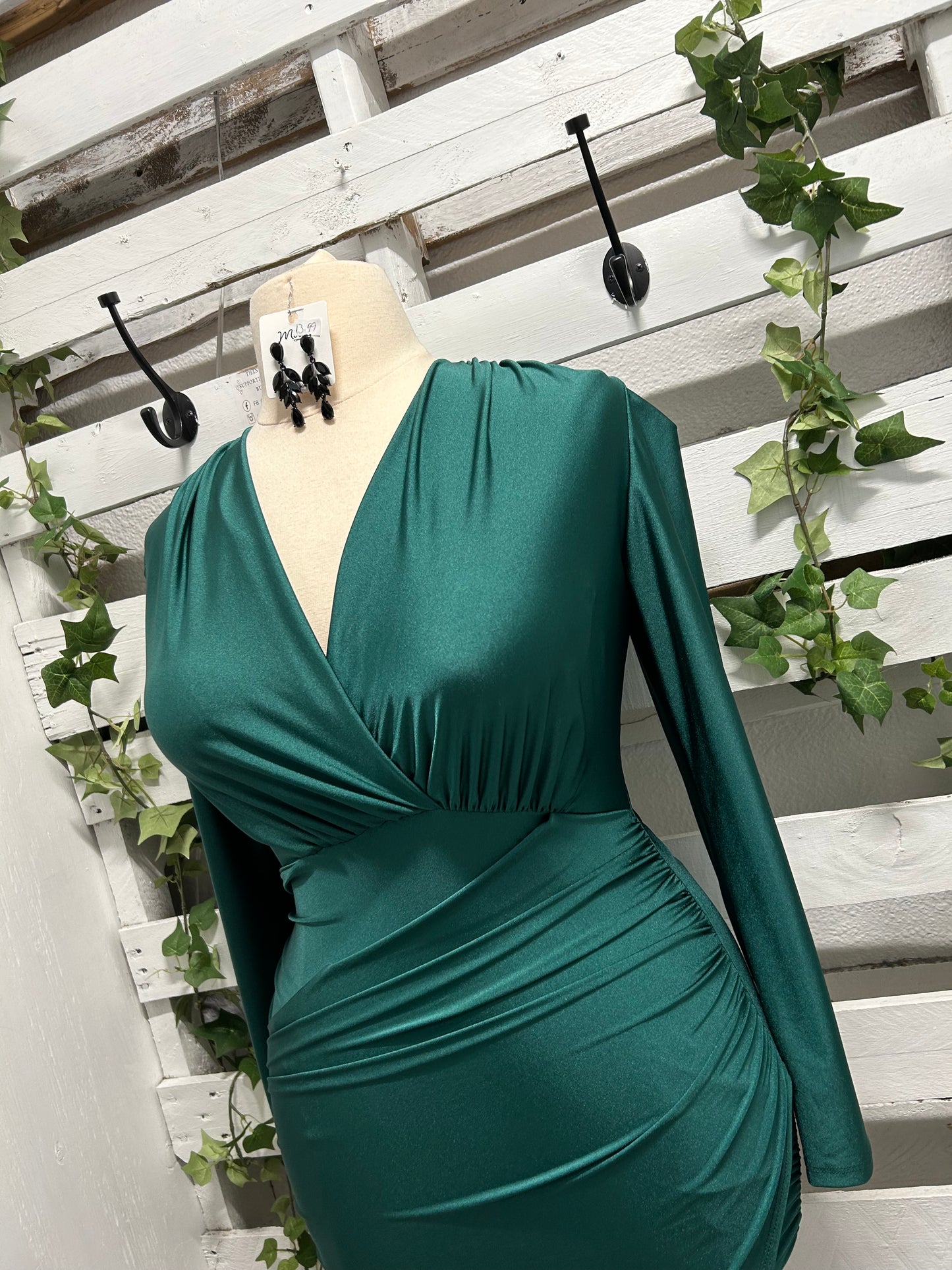 V neck curve dress