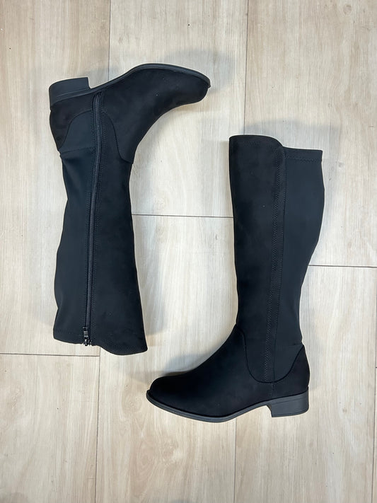 Wide calf friendly low boots (cheese)