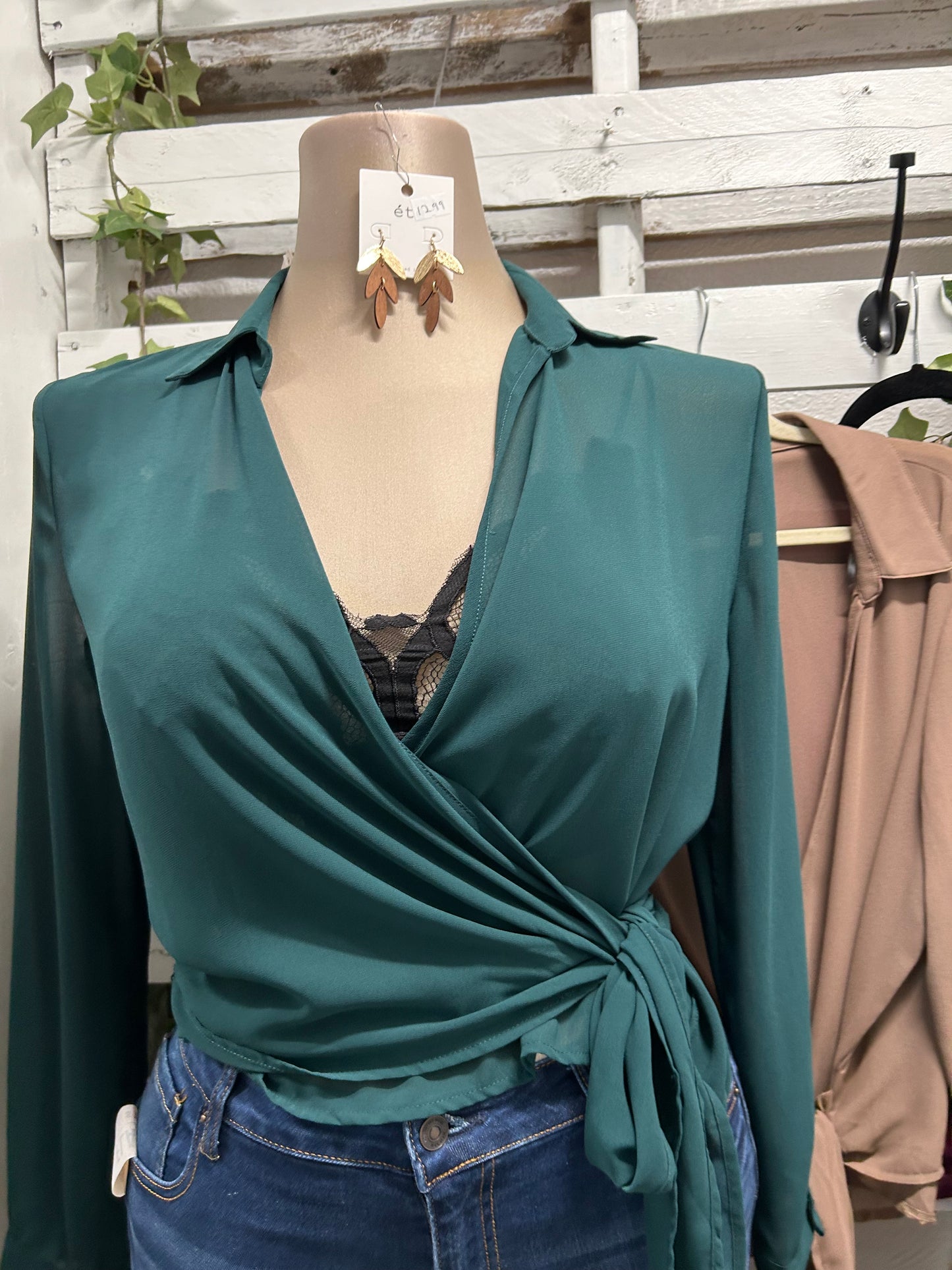 Side tie top