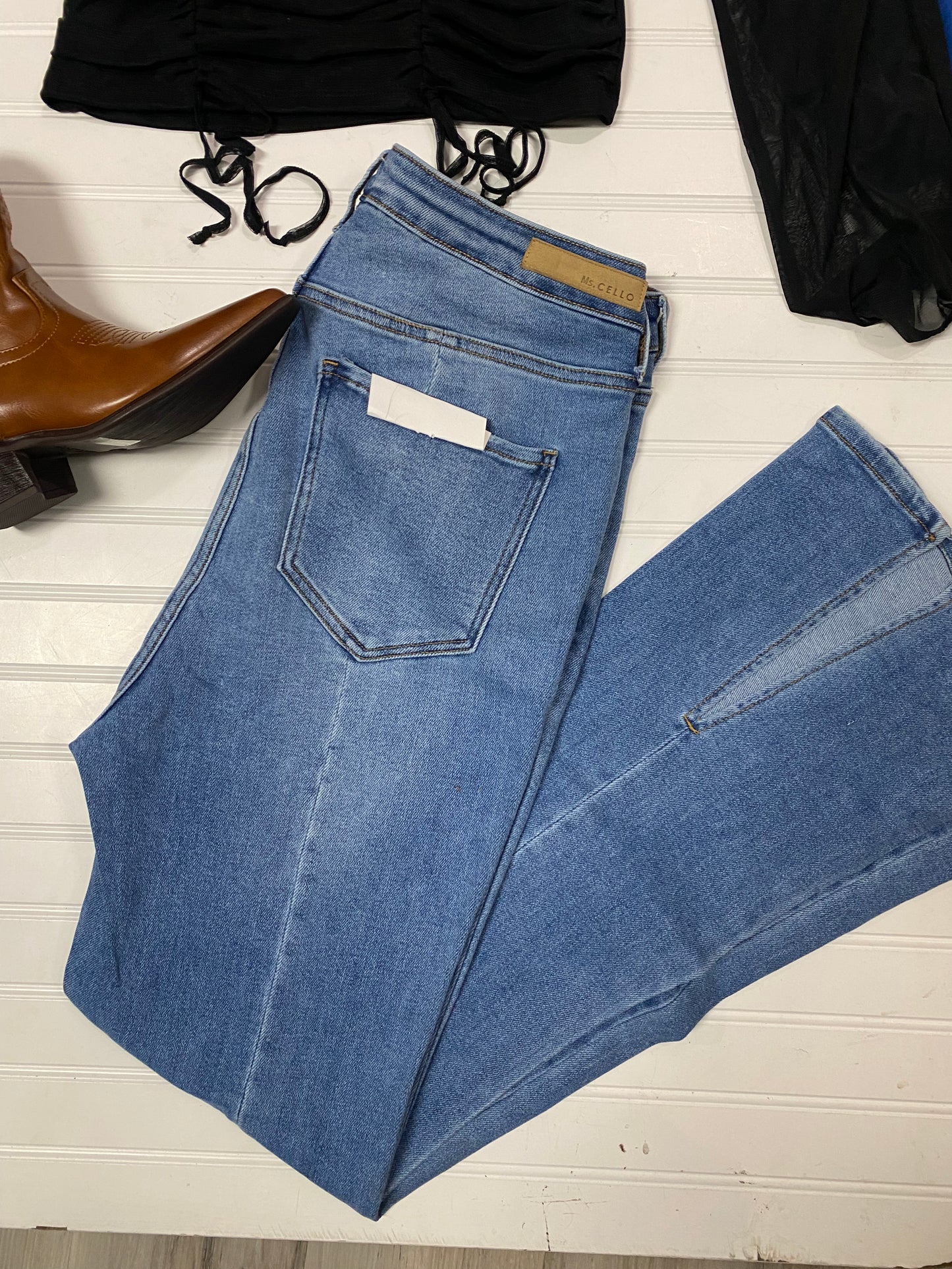 Bootcut High rise jeans (size down)