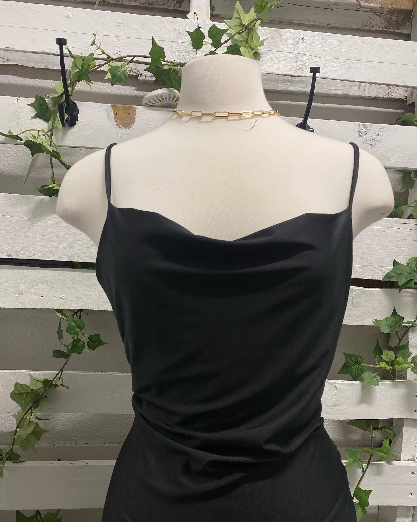 Side ruched black dress