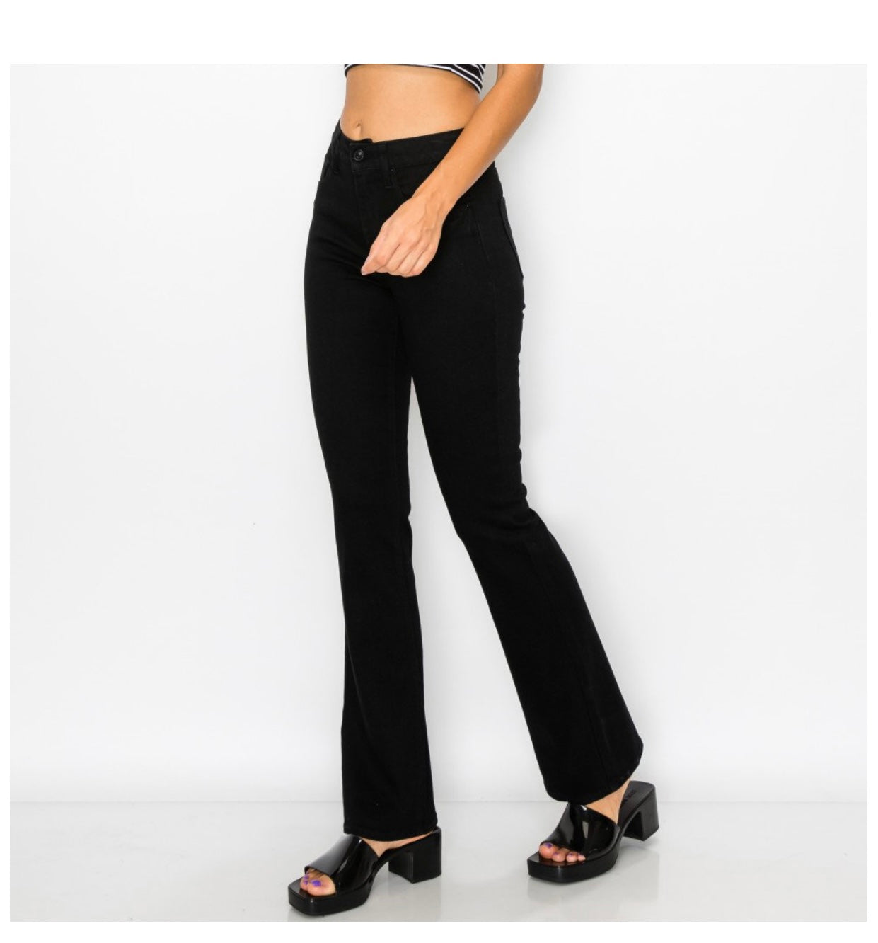 Highrise bootcut jeans (no rips)